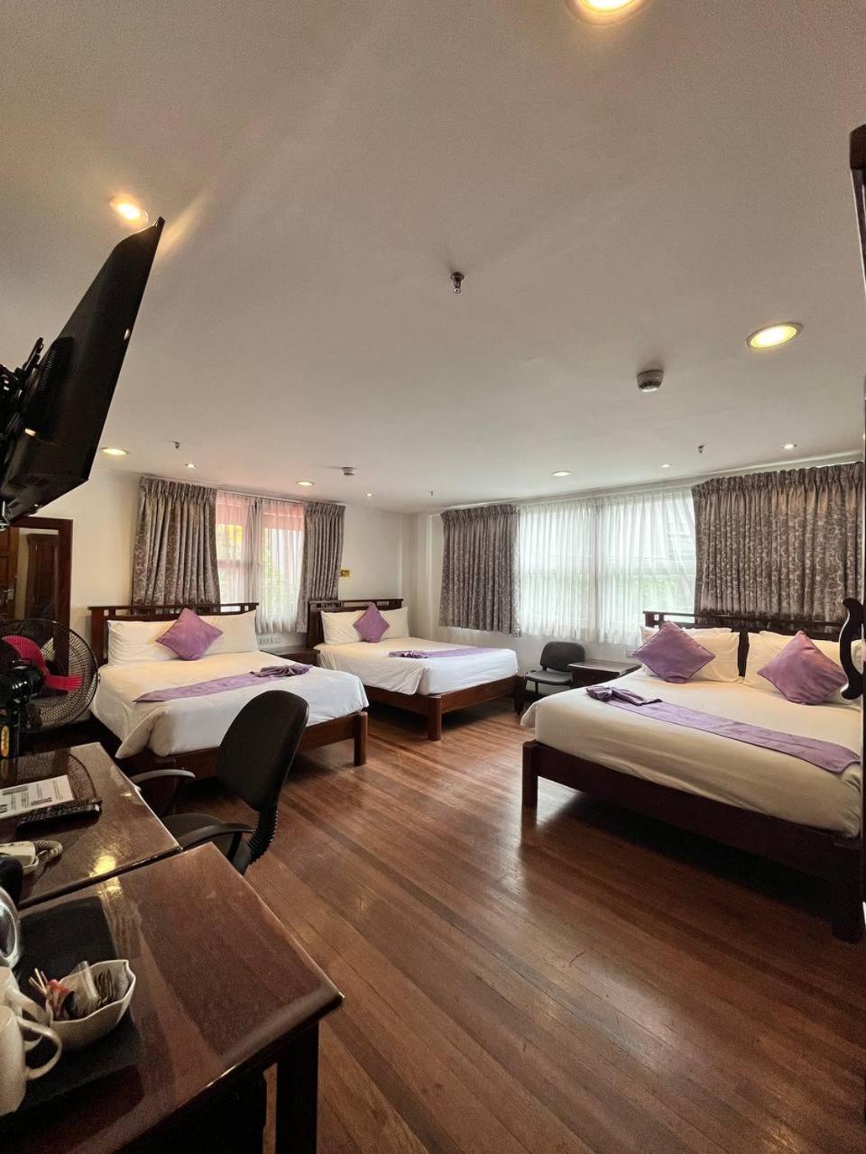 Log Cabin Hotel - Baguio Baguio City Rum bild